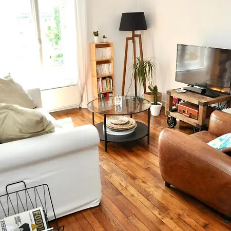 Charming Near Batignolles
